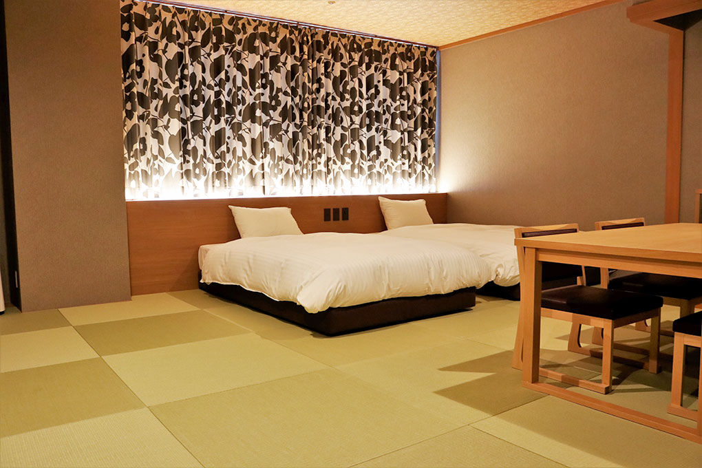 Japanese space with the scent of tatami mats.